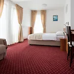 Nova 4*