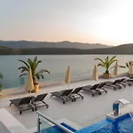 Nova 4*