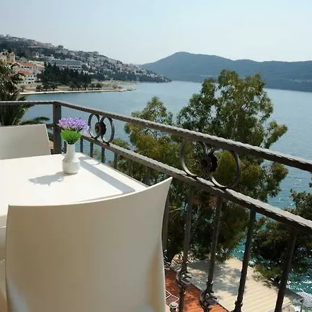 Nova 4* Neum